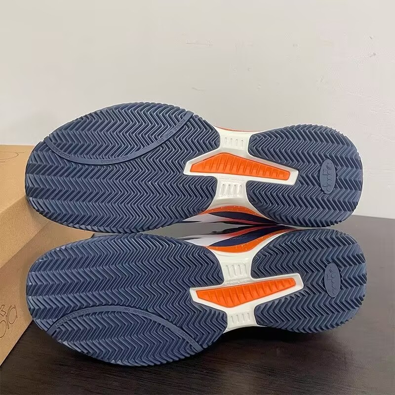 حذاء تنس طاولة كلاسيكي من مارك - مراجعة Table Tennis Form وسعره